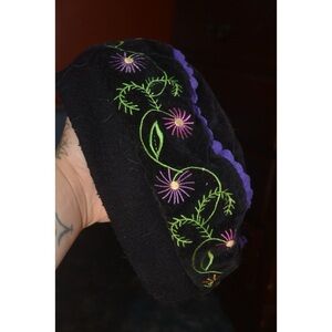 VTG Big Lids black beret